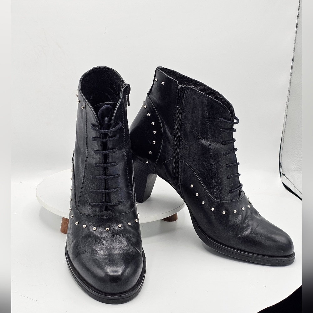 Patricia Green Ladies Lace-up Boots size 41 (US 10) Like New!